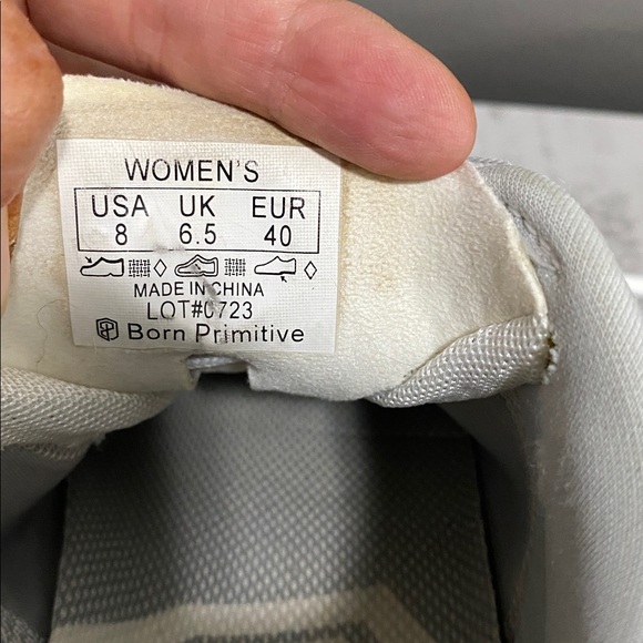 Born Primitive White and Gray Athletic Shoes Size 8 - Picture 12 of 14